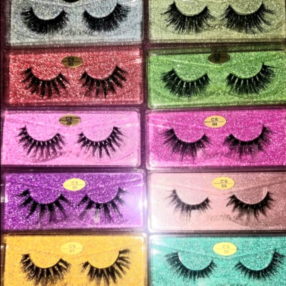#1 TRENDY TREATS BY CYNDI MINK LASHES - Picture 2 of 3